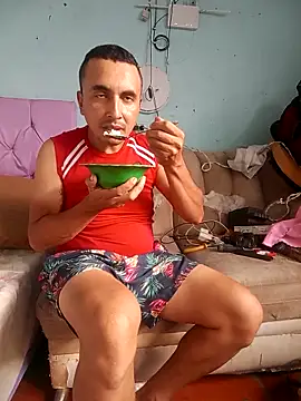 miroqui143 online show from 02/08/26, 02:42