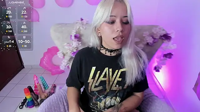 Nataliahenao69 online show from 11/30/25, 02:04