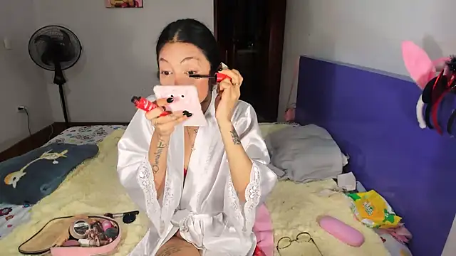 Snapshot of Anais_lux chatting on 05/01/26, 12:15 Anais lux online show from 05/01/26, 12:15