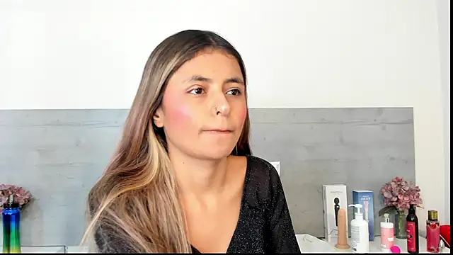 sunnyWhitee online show from 03/23/26, 07:18