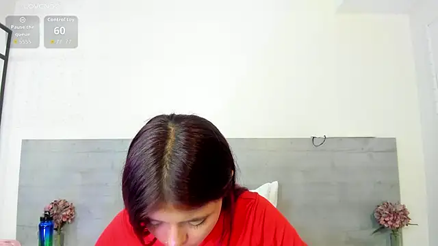 Snapshot of sunnyWhitee chatting on 05/25/26, 07:42 sunnyWhitee online show from 05/25/26, 07:42