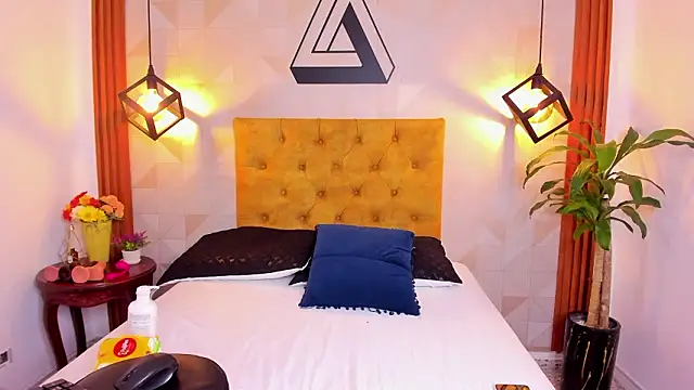 violet sweet19 online show from 03/19/26, 12:20