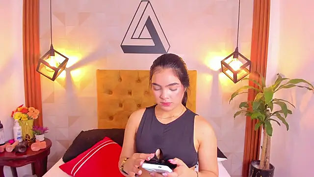 violet sweet19 online show from 04/13/26, 11:48