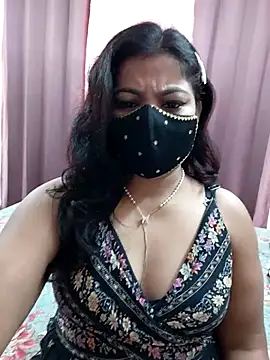 Snapshot of Aavya_007 chatting on 10/27/25, 04:16 Aavya 007 online show from 10/27/25, 04:16