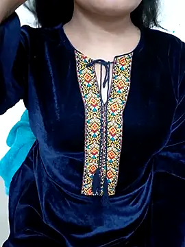 Snapshot of Aavya_007 chatting on 10/28/25, 03:32 Aavya 007 online show from 10/28/25, 03:32