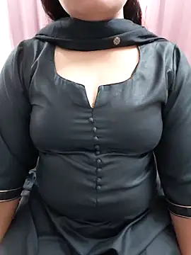 Snapshot of Aavya_007 chatting on 11/07/25, 03:50 Aavya 007 online show from 11/07/25, 03:50