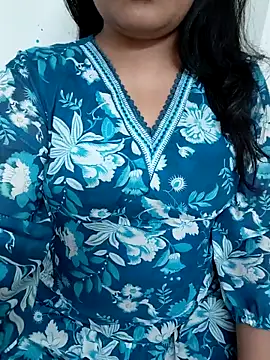 Snapshot of Aavya_007 chatting on 11/15/25, 06:26 Aavya 007 online show from 11/15/25, 06:26