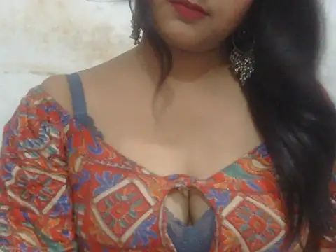 Snapshot of POOJA_199 chatting on 07/11/26, 08:17 POOJA 199 online show from 07/11/26, 08:17
