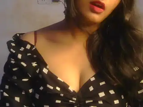Snapshot of POOJA_199 chatting on 07/20/26, 09:12 POOJA 199 online show from 07/20/26, 09:12