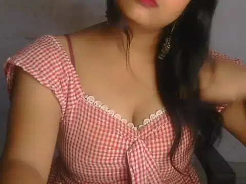 Snapshot of POOJA_199 chatting on 07/21/26, 07:43 POOJA 199 online show from 07/21/26, 07:43