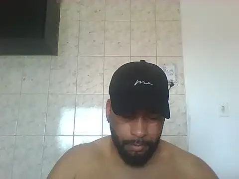 Snapshot of OliveiraSeven chatting on 07/21/26, 05:26 OliveiraSeven online show from 07/21/26, 05:26