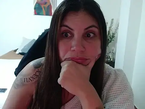 Secret Bella online show from 10/12/25, 11:42