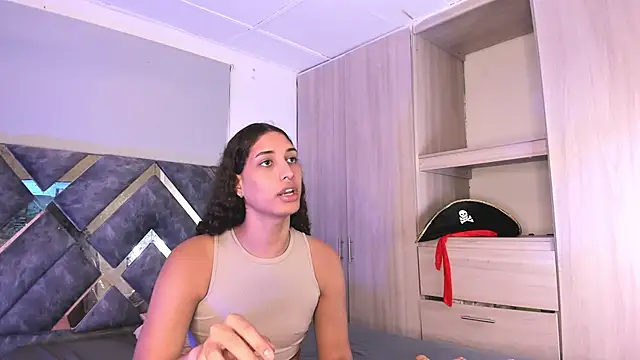 candice777 online show from 10/01/25, 12:11