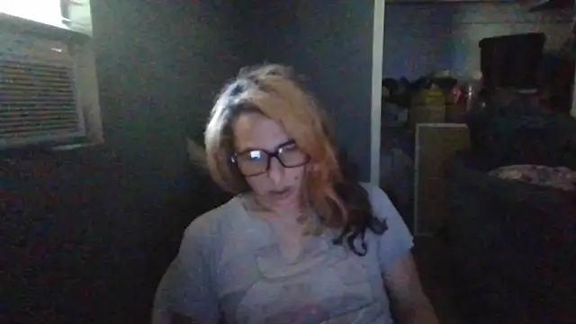 Snapshot of mayra_mayhem chatting on 06/18/26, 04:00 mayra mayhem online show from 06/18/26, 04:00