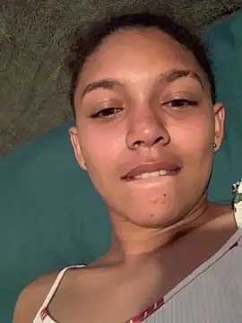 Snapshot of aitana_kahlo chatting on 02/15/26, 02:14 aitana kahlo online show from 02/15/26, 02:14