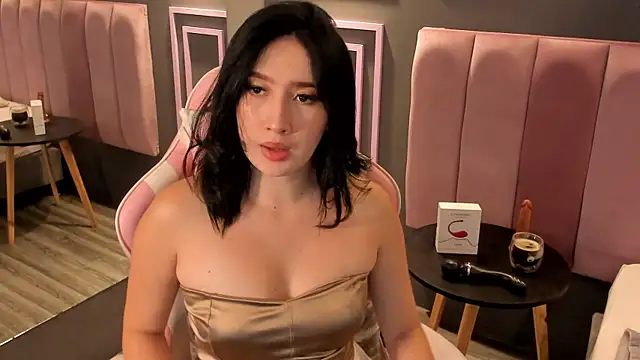 Snapshot of Skyyle_ chatting on 05/16/26, 01:32 Skyyle online show from 05/16/26, 01:32