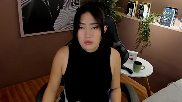 Snapshot of Skyyle_ chatting on 07/16/26, 01:28 Skyyle online show from 07/16/26, 01:28
