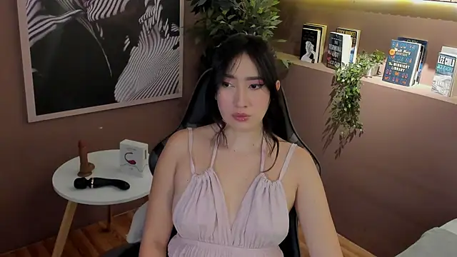 Snapshot of Skyyle_ chatting on 07/17/26, 12:56 Skyyle online show from 07/17/26, 12:56