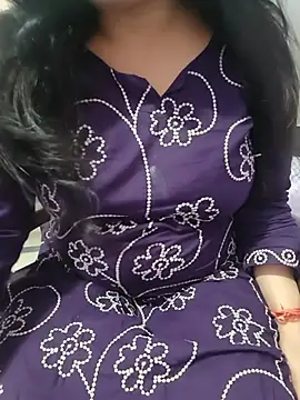 Snapshot of roshni_agrawal0 chatting on 06/03/26, 05:51 roshni agrawal0 online show from 06/03/26, 05:51