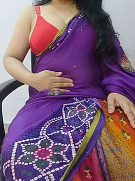 Snapshot of roshni_agrawal0 chatting on 06/08/26, 08:37 roshni agrawal0 online show from 06/08/26, 08:37