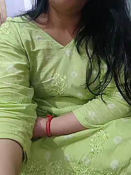 Snapshot of roshni_agrawal0 chatting on 06/20/26, 07:55 roshni agrawal0 online show from 06/20/26, 07:55