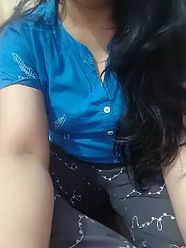 Snapshot of roshni_agrawal0 chatting on 07/02/26, 06:41 roshni agrawal0 online show from 07/02/26, 06:41