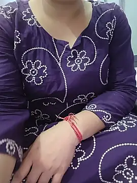 Snapshot of roshni_agrawal0 chatting on 07/23/26, 06:44 roshni agrawal0 online show from 07/23/26, 06:44
