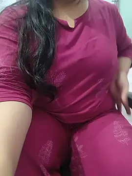 Snapshot of roshni_agrawal0 chatting on 07/25/26, 07:28 roshni agrawal0 online show from 07/25/26, 07:28