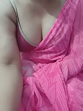 Snapshot of roshni_agrawal0 chatting on 07/27/26, 10:44 roshni agrawal0 online show from 07/27/26, 10:44
