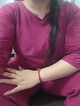 Snapshot of roshni_agrawal0 chatting on 07/29/26, 07:06 roshni agrawal0 online show from 07/29/26, 07:06