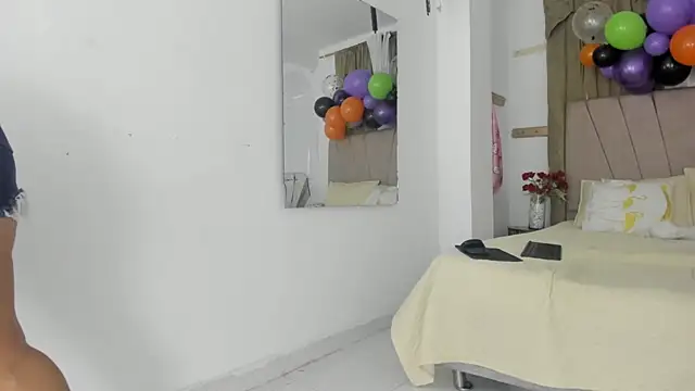 Lady miss    online show from 10/12/25, 01:10