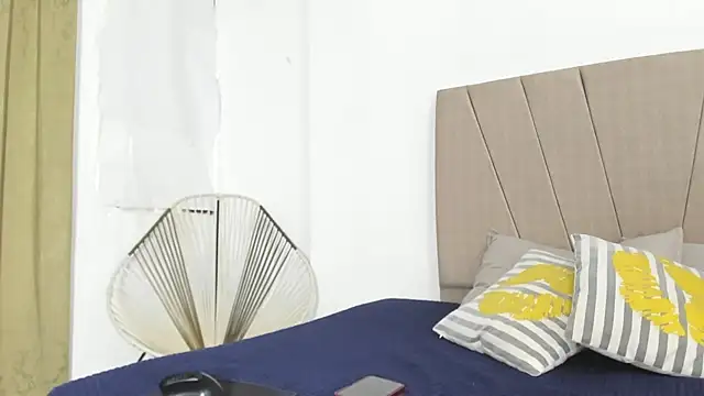 Lady miss    online show from 11/14/25, 12:26