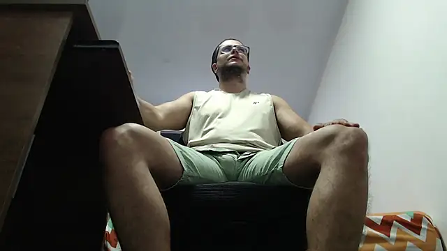 Snapshot of cloudsxxx chatting on 09/18/25, 02:41 cloudsxxx online show from 09/18/25, 02:41