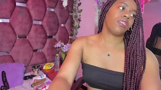 Thiana Taylor online show from 12/20/25, 12:01