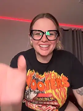 Snapshot of Charlies_world chatting on 02/22/26, 08:07 Charlies world online show from 02/22/26, 08:07