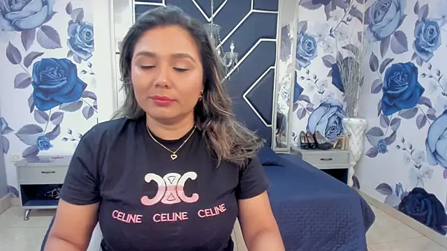 LatinaHoleQueen online show from 10/28/25, 02:09