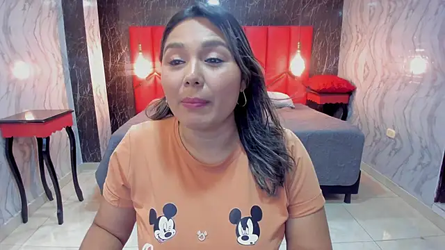 LatinaHoleQueen online show from 12/04/25, 02:37