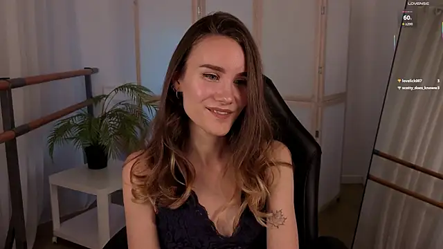 Snapshot of _Clare_Florence_ chatting on 09/16/25, 01:34  Clare Florence  online show from 09/16/25, 01:34