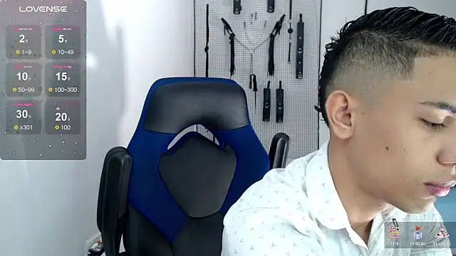 Snapshot of dylan_apol0 chatting on 09/21/25, 04:25 dylan apol0 online show from 09/21/25, 04:25