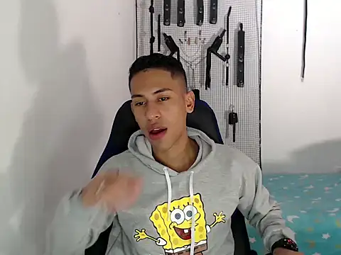 Snapshot of dylan_apol0 chatting on 09/25/25, 05:00 dylan apol0 online show from 09/25/25, 05:00