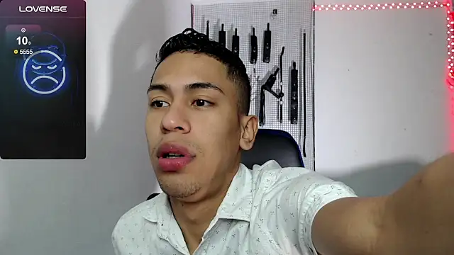 Snapshot of dylan_apol0 chatting on 09/28/25, 03:01 dylan apol0 online show from 09/28/25, 03:01