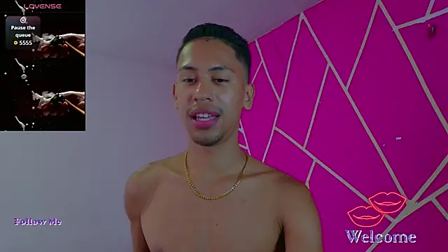 Snapshot of dylan_apol0 chatting on 11/30/25, 12:03 dylan apol0 online show from 11/30/25, 12:03