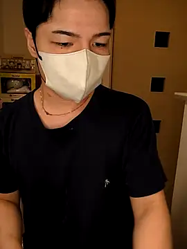 Snapshot of kqitooo chatting on 04/08/26, 12:38 kqitooo online show from 04/08/26, 12:38
