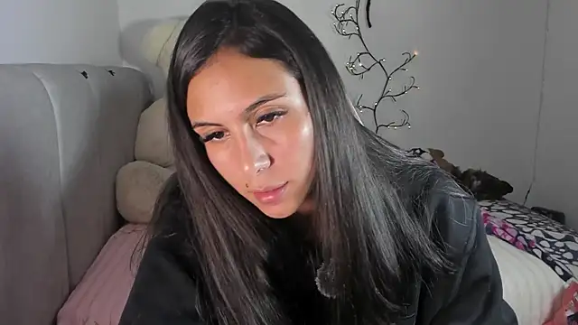 Snapshot of Sarahcutexoxox chatting on 06/03/26, 02:36 Sarahcutexoxox online show from 06/03/26, 02:36