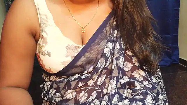 Snapshot of Pavani-Sexy chatting on 06/27/26, 04:06 Pavani-Sexy online show from 06/27/26, 04:06