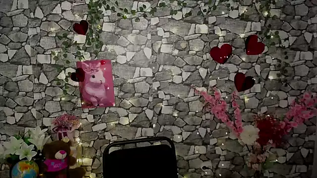 Amanda Bright  online show from 11/19/25, 06:13