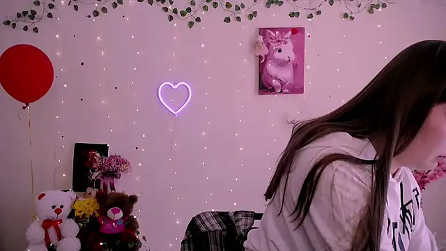 Amanda Bright  online show from 04/15/26, 10:33