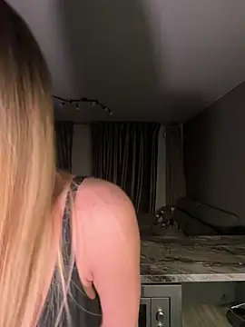 Elizebeth Parker online show from 03/29/26, 09:04