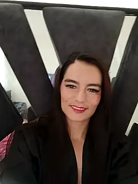 Snapshot of Demy_Rhoades chatting on 10/13/25, 02:17 Demy Rhoades online show from 10/13/25, 02:17