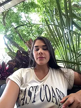 Snapshot of BellaLeclair chatting on 10/29/25, 07:48 BellaLeclair online show from 10/29/25, 07:48